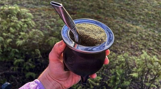 foto de mate en mano